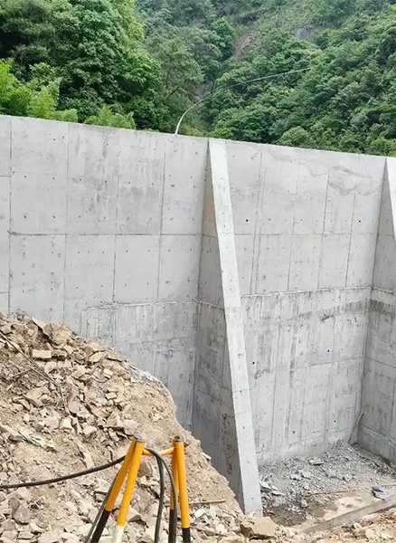大同浑源县重力式挡土墙